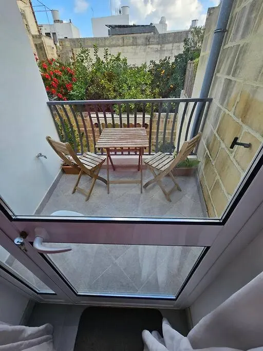 Iris -Paola Modern Townhouse Apartment 0*, Paola Malta
