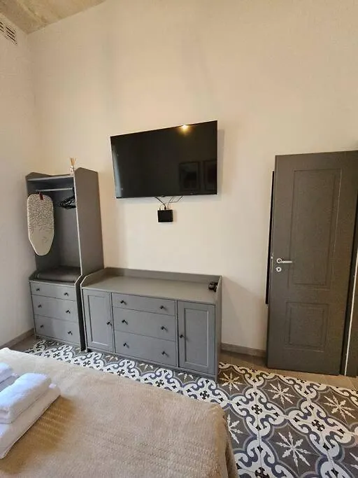 Iris -Paola Modern Townhouse Apartment 0*, Paola