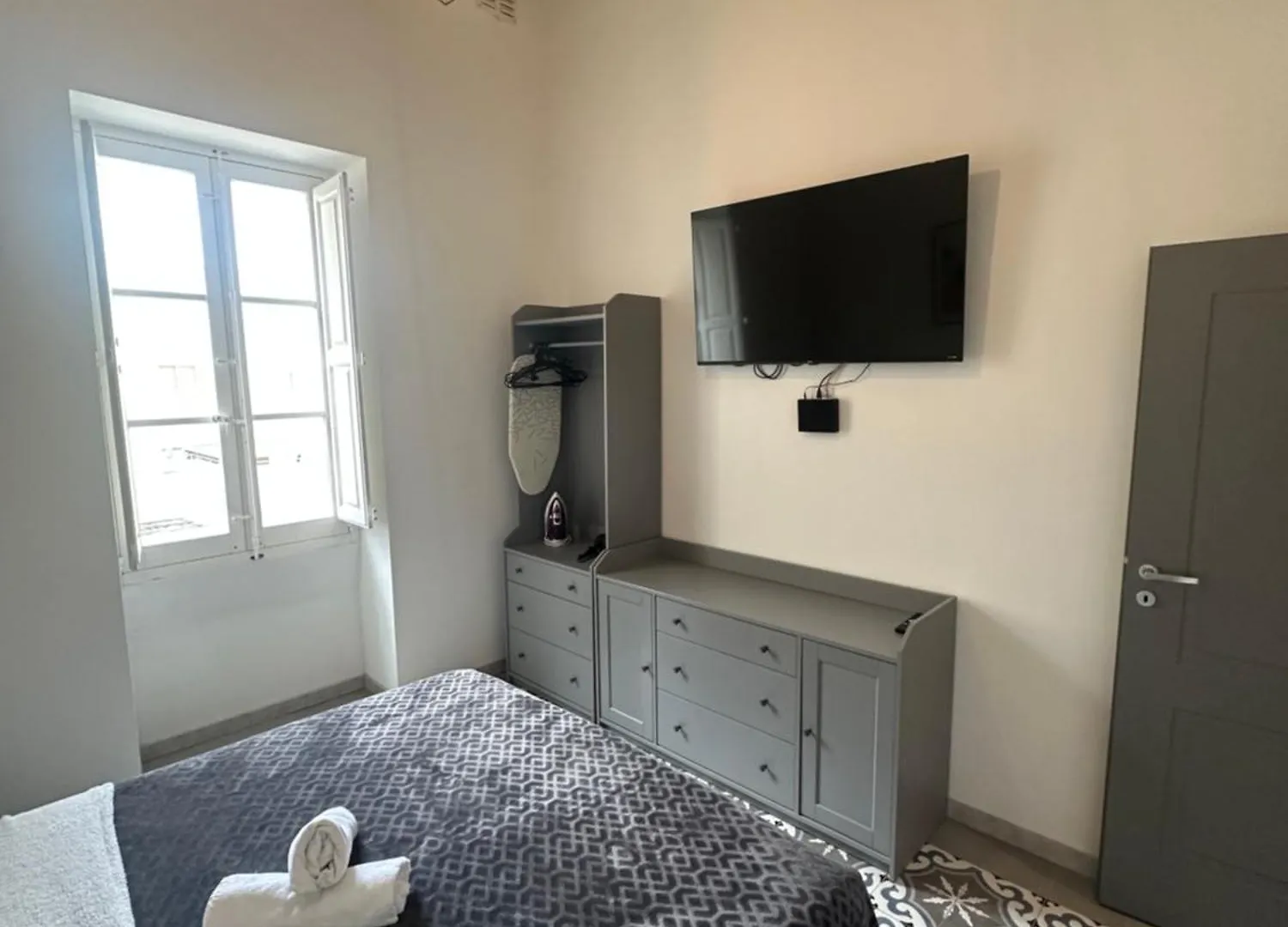 Iris -Paola Modern Townhouse Apartment