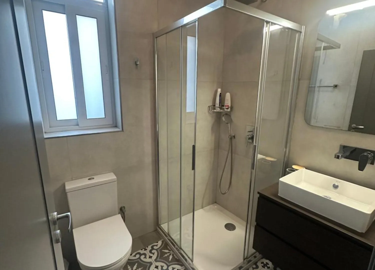 Iris -Paola Modern Townhouse Apartment